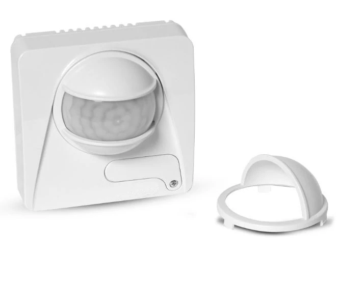 Universální pohybové čidlo se třemi senzory